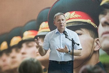 Молодежь читает о войне